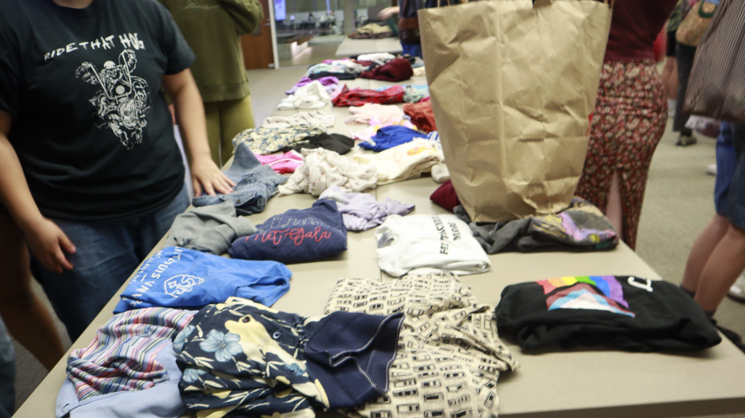 Sustainable Fashion Finds at the Restoration Club’s Clothing Swap | The Loyola Phoenix