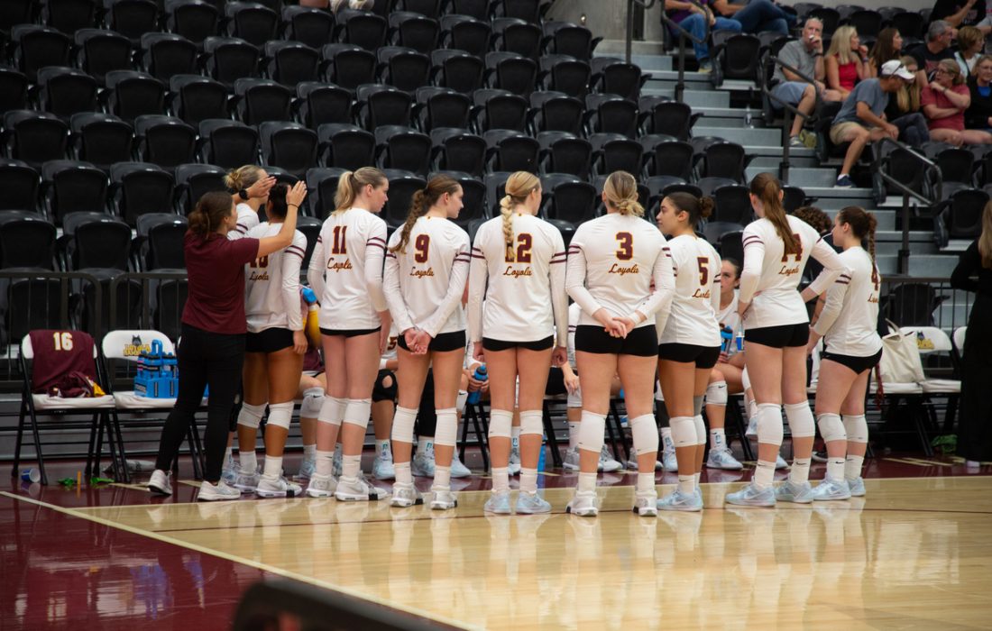 The women's volleyball team lost two of three matches in East Lansing, MI. (Ashley Wilson | The Phoenix)