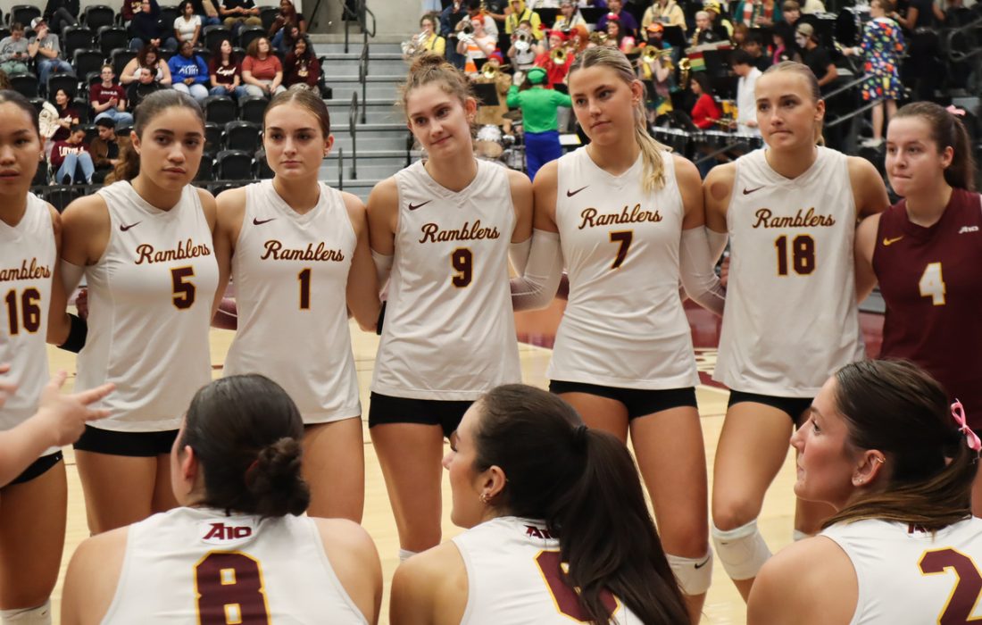 Women's volleyball finished with a hitting percentage of .417 and 48 kills (Ashley Wilson | The Phoenix).