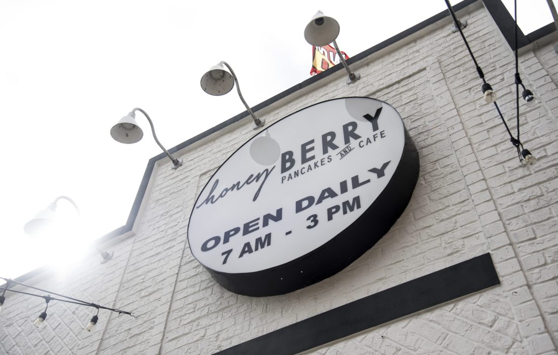 Daphne_Kraushaar_-_breakfast_(arts)-01