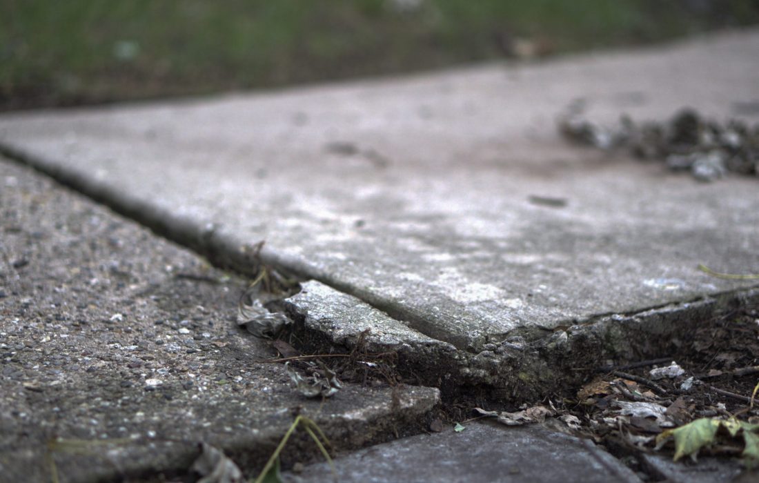 Rogers Park sidewalks can be uneven and hard to navigate. (David Bolotin | The Phoenix)