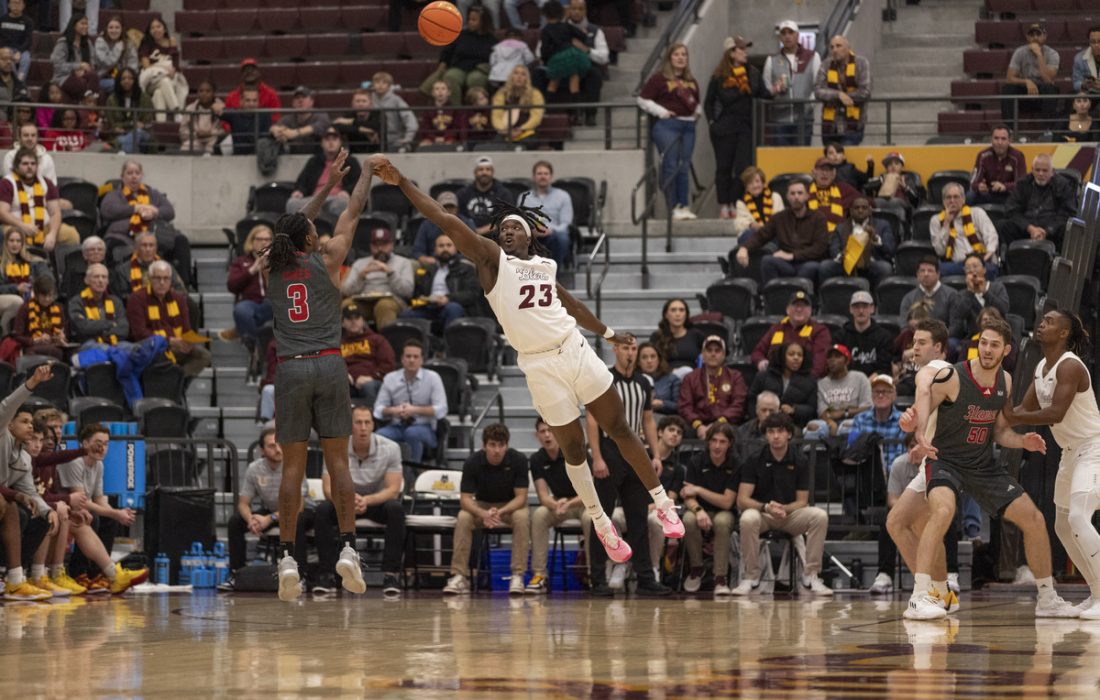 Holden_Green_-_MBB_11_14_23_vs_UIC-02
