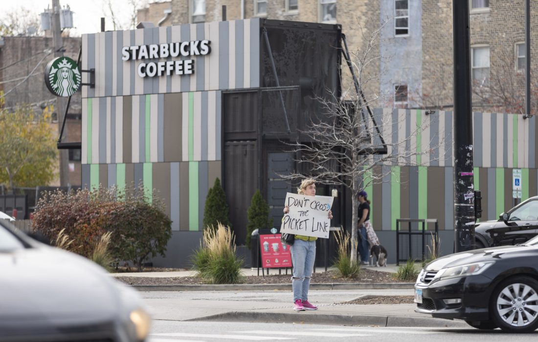 Holden_Green_-_Starbucks_Strike_11_16_23-4