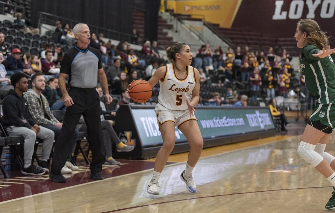 Holden_Green_-_WBB_11_12_23_vs_Cleveland_State_University-09