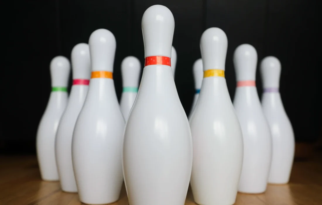 The house pattern — laid by alleys for the average, playing-for-fun bowler — allocates more oil in the middle of the lane, guiding bowlers’ balls toward the center for a higher chance of a strike. (Katrina De Guzman | The Phoenix)