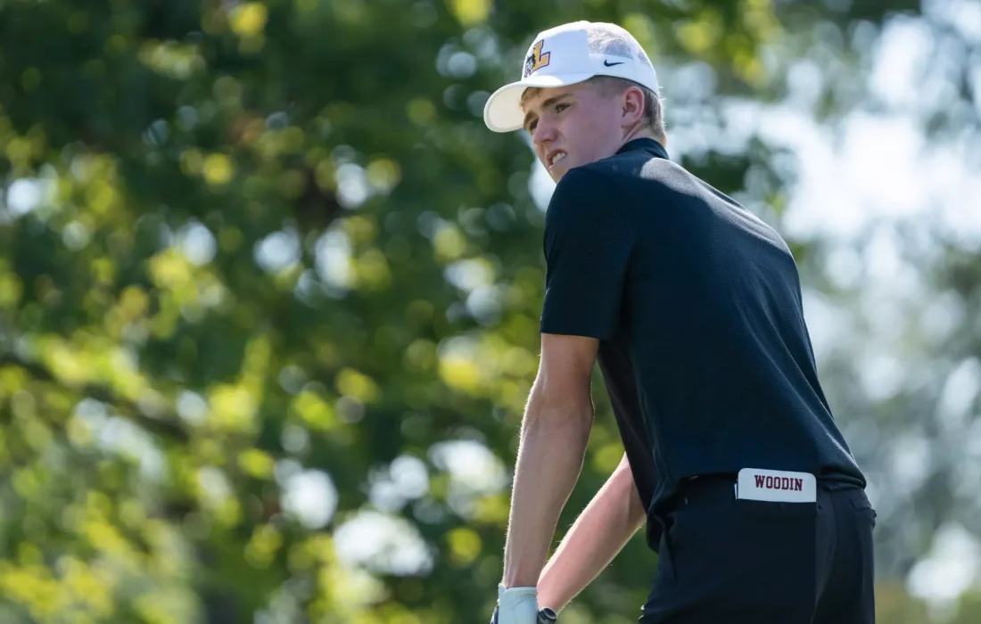 Third-year Connor Woodin teeing up a drive. (Courtesy of Loyola Ramblers)