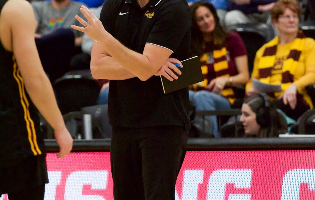 Davis returned to Loyola men's volleyball after former head coach John Hawks left (Megan Dunn | The Phoenix).