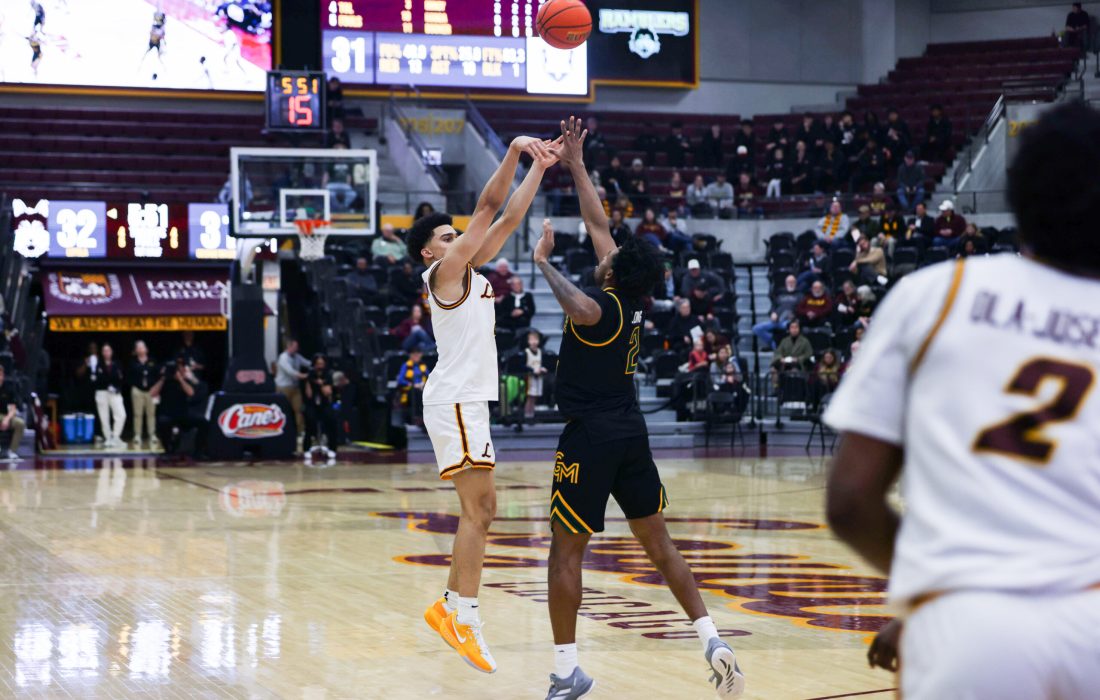 Anderson pulls up from three. (Norman Tiedemann | The Phoenix)