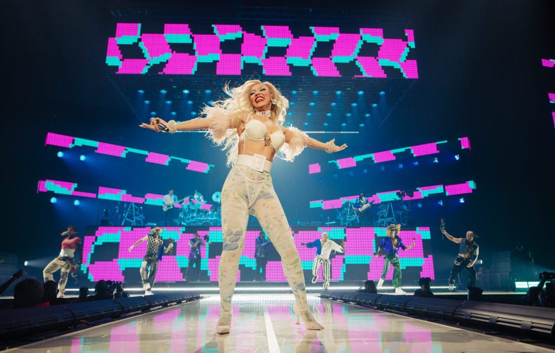 The star rocked the United Center with an 80s-themed show. (Courtesy of Greg Noire)