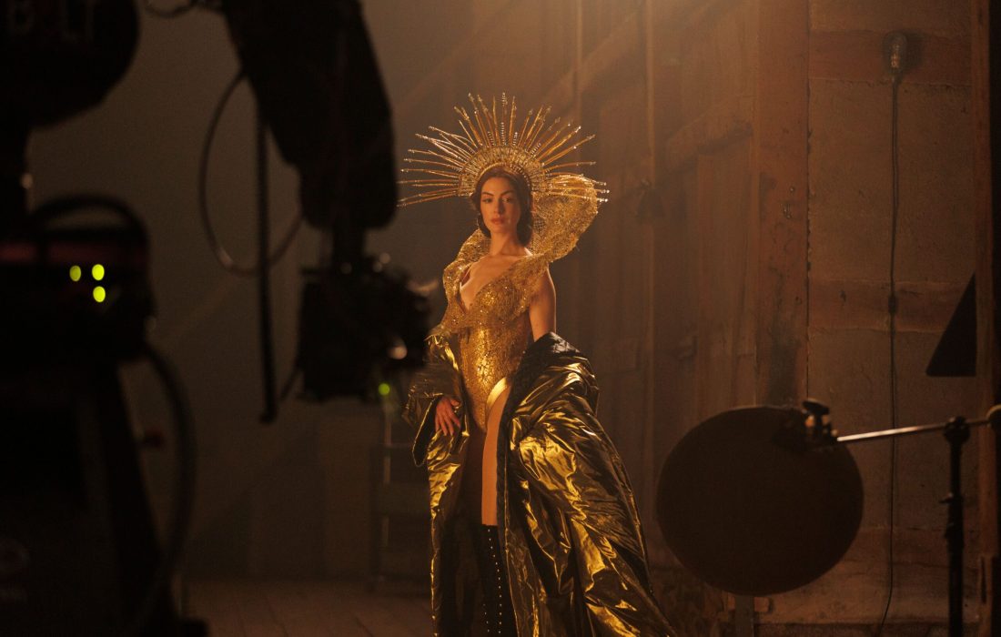 Anne Hathaway stars as a pop icon in this mystifying film. (Courtesy of A24)