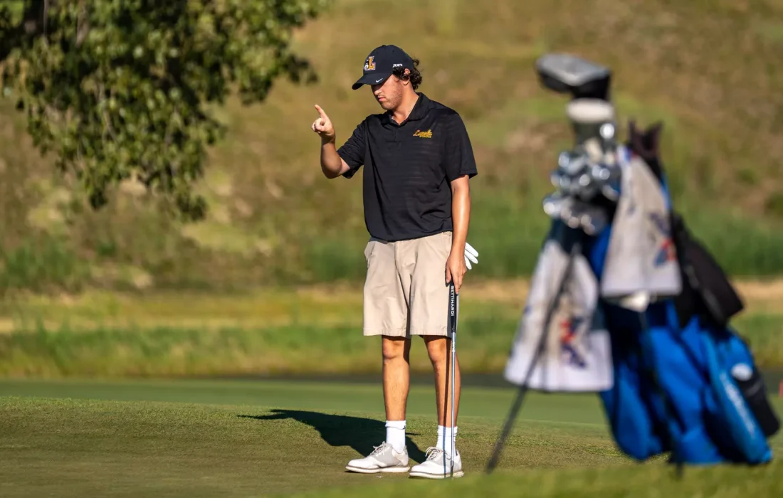 Kulwin on the course. (Courtesy of Loyola Athletics)