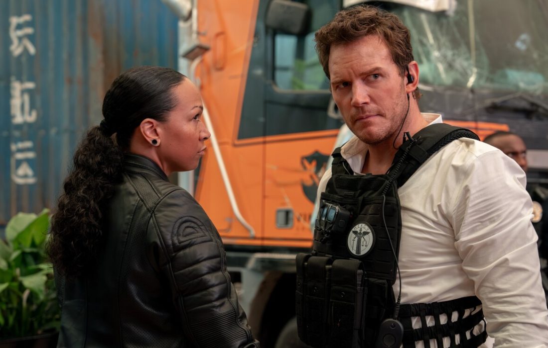 Chris Pratt delivers a stunning performance in "Mercy," with a total of two facial expressions. (Courtesy of Amazon MGM Studios)