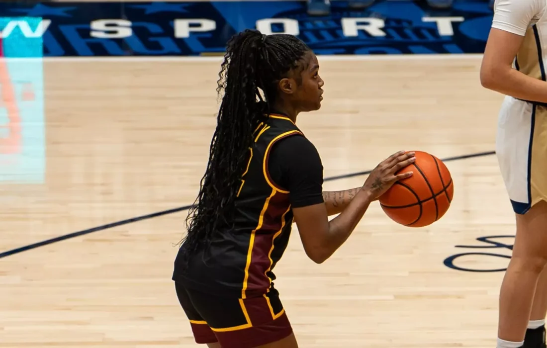 Mobley prepares to take a shot from the line. (Courtesy of Loyola Athletics)